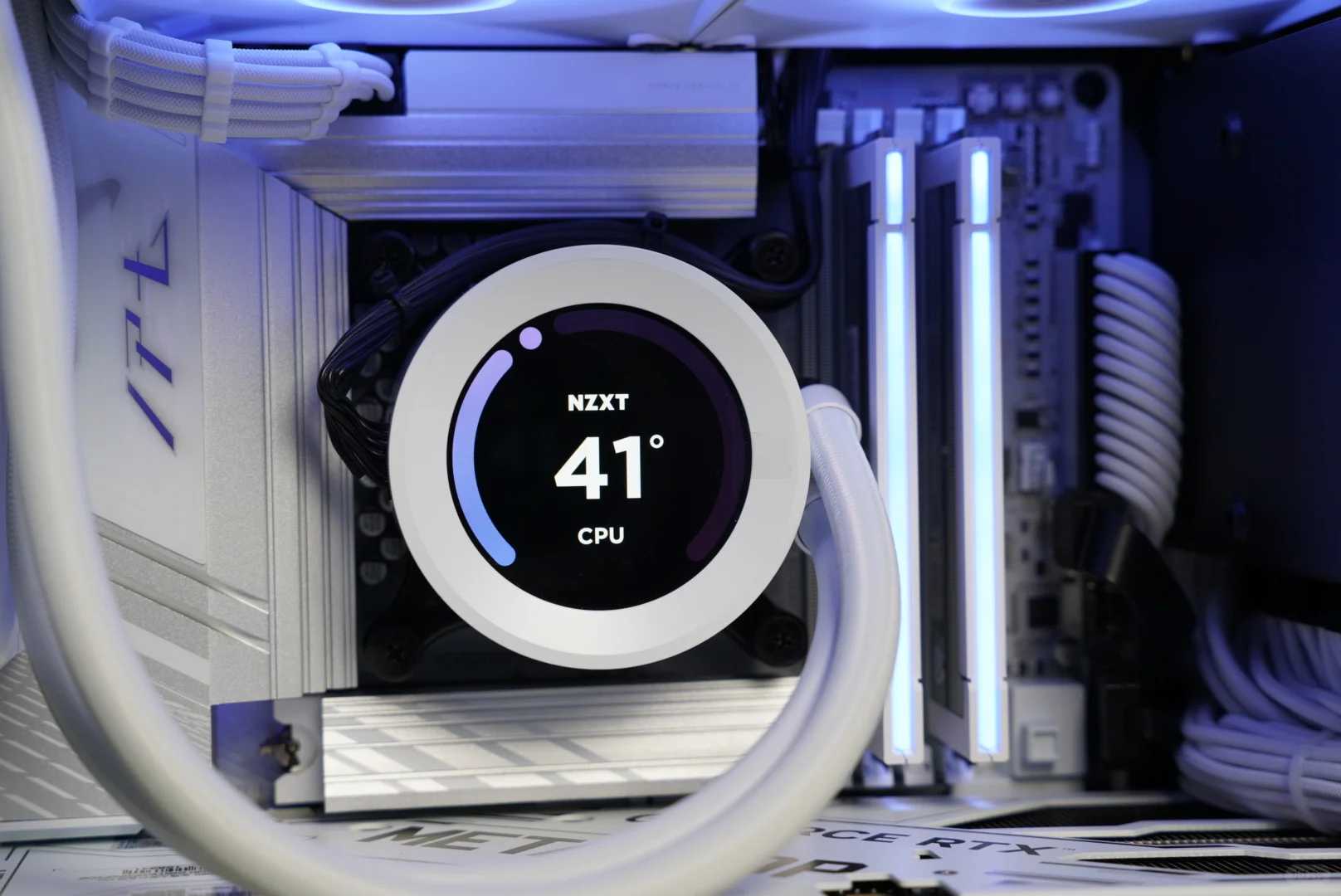 Compact Powerhouse PC: Designer's Exclusive High-Performance Desktop for Stunning Visuals
